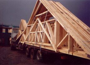 Les avantages des structures de toit en treillis en bois de Stabilo